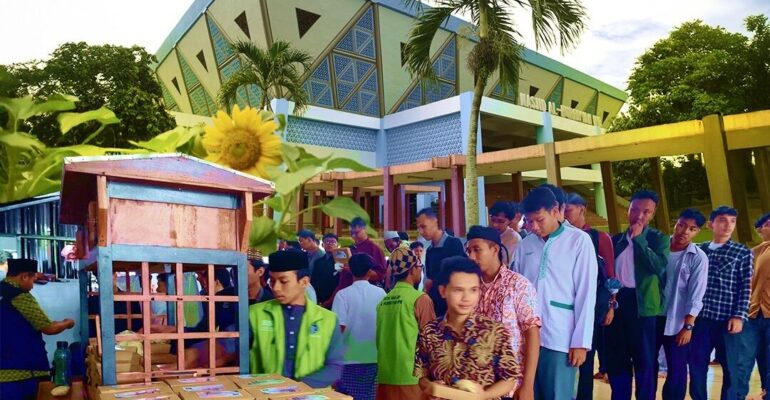 Setiap Jumat, Masjid Al Hurriyah bukan hanya jadi rumah ibadah, tapi juga rumah doa dan syukur.D